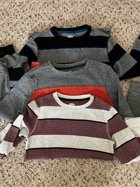 Old Navy Boys Long Sleeve Crewneck Shirt Bundle 3 Pack Medium 8 Stripes